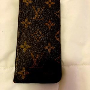 I have a Louis phone case for an I-Phone X, excellent condition!